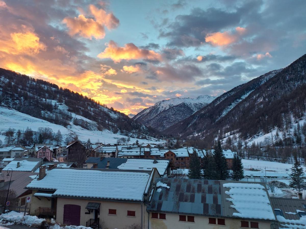 Le Studio Du Queyras Avec Vue Sur La Montagne アブリエ エクステリア 写真